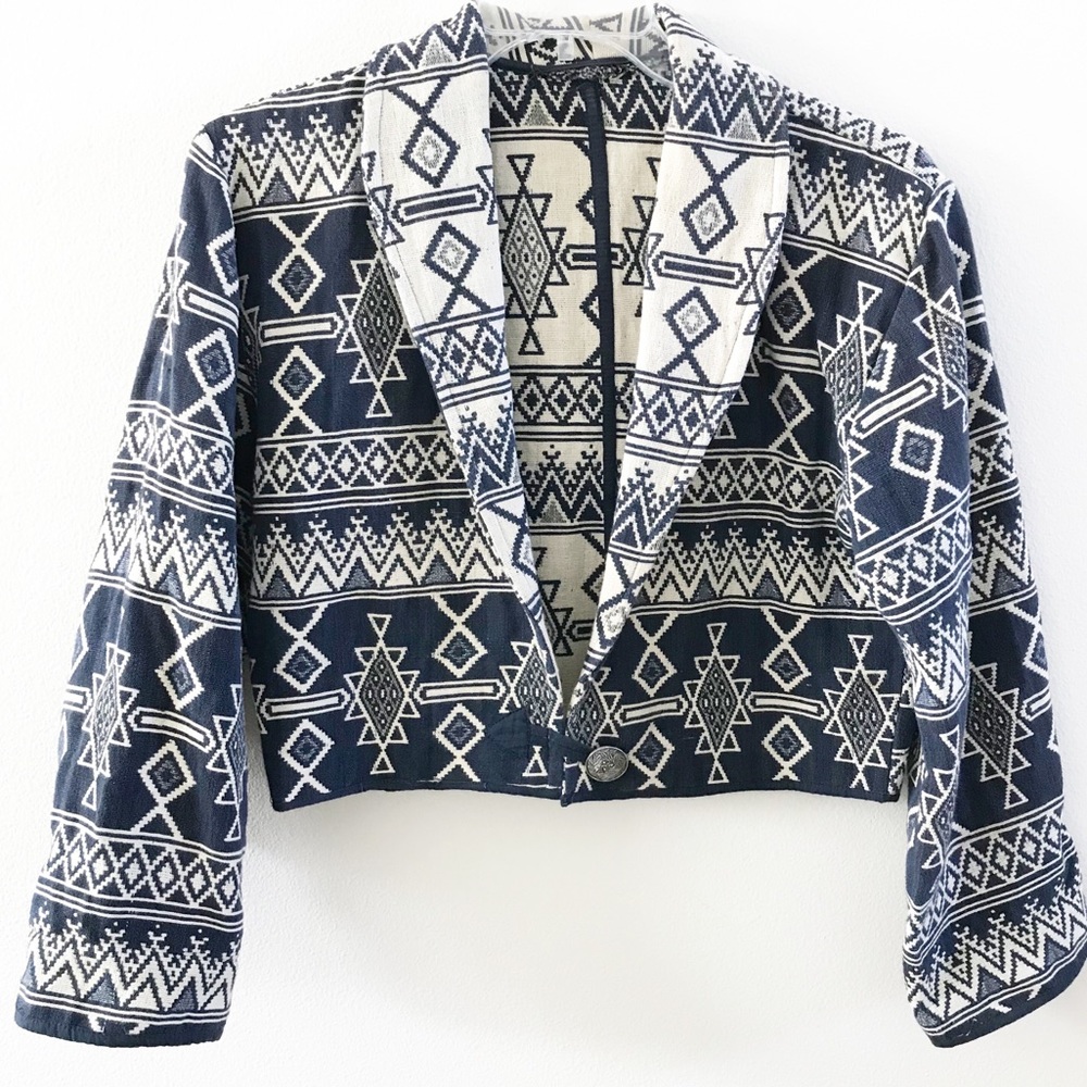 Western L crop blazer jacket Blue and White pattern Metal button Woven